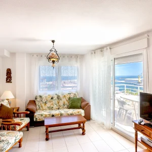 Apto. acogedor, gran balcón y piscina en la terraza en Gandía