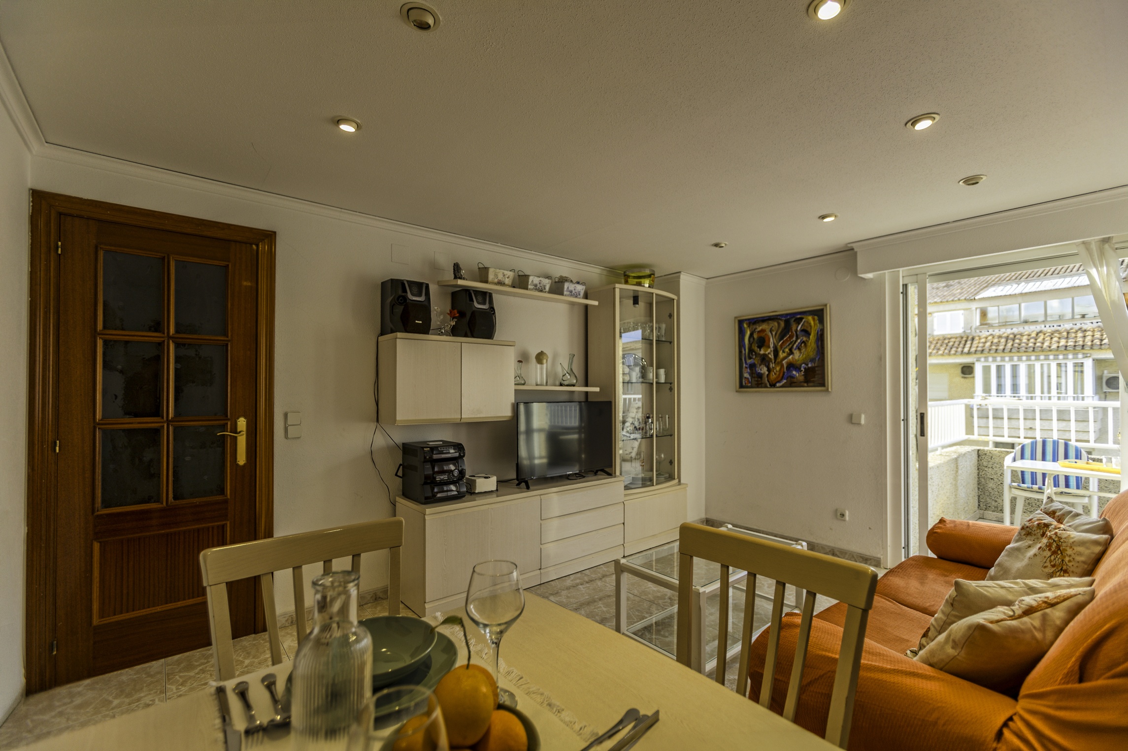 Apartamento en Tropicana Park con piscina, ideal para familias. - Imagen 40