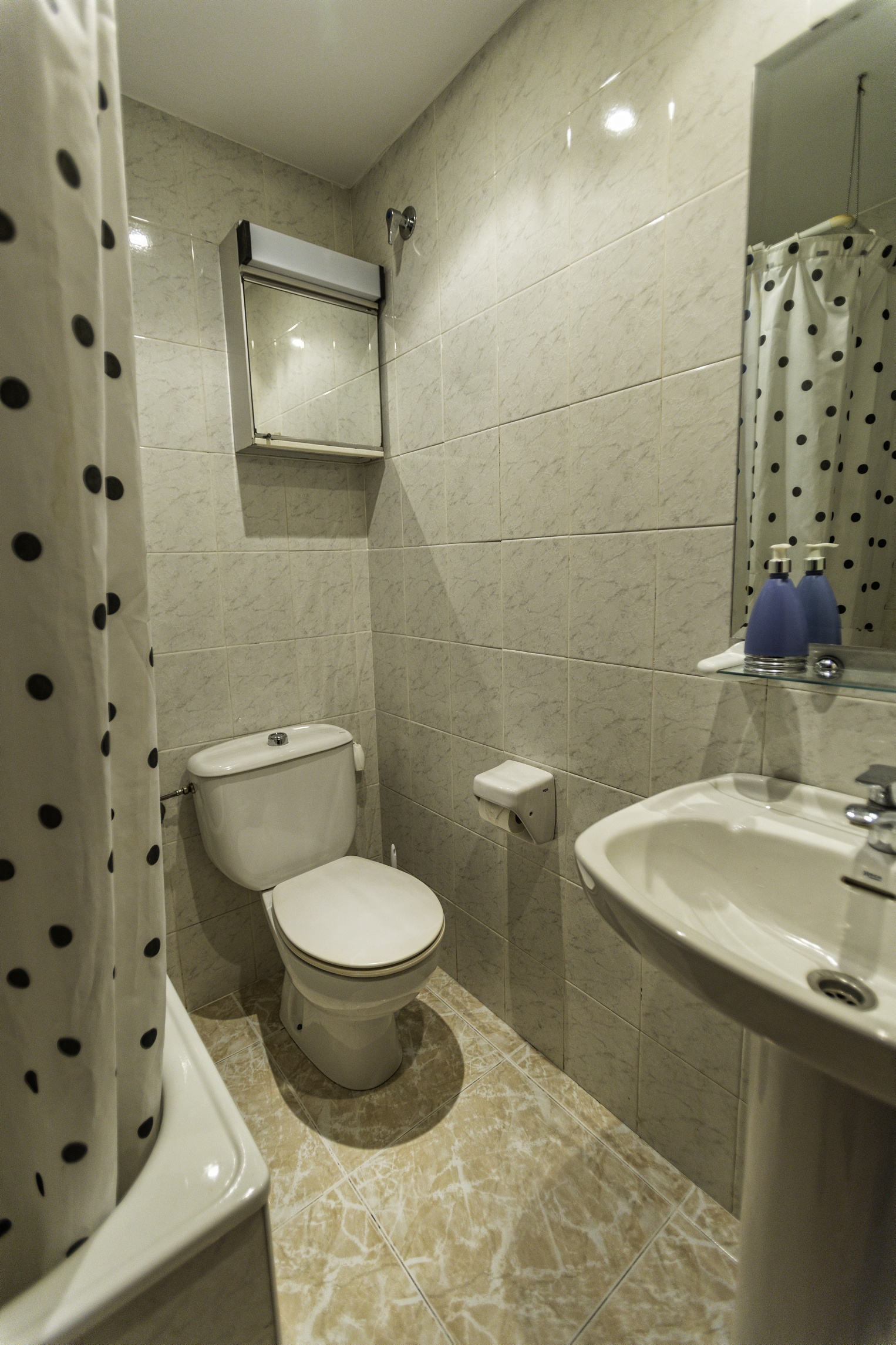 Apartamento en Tropicana Park con piscina, ideal para familias. - Imagen 29