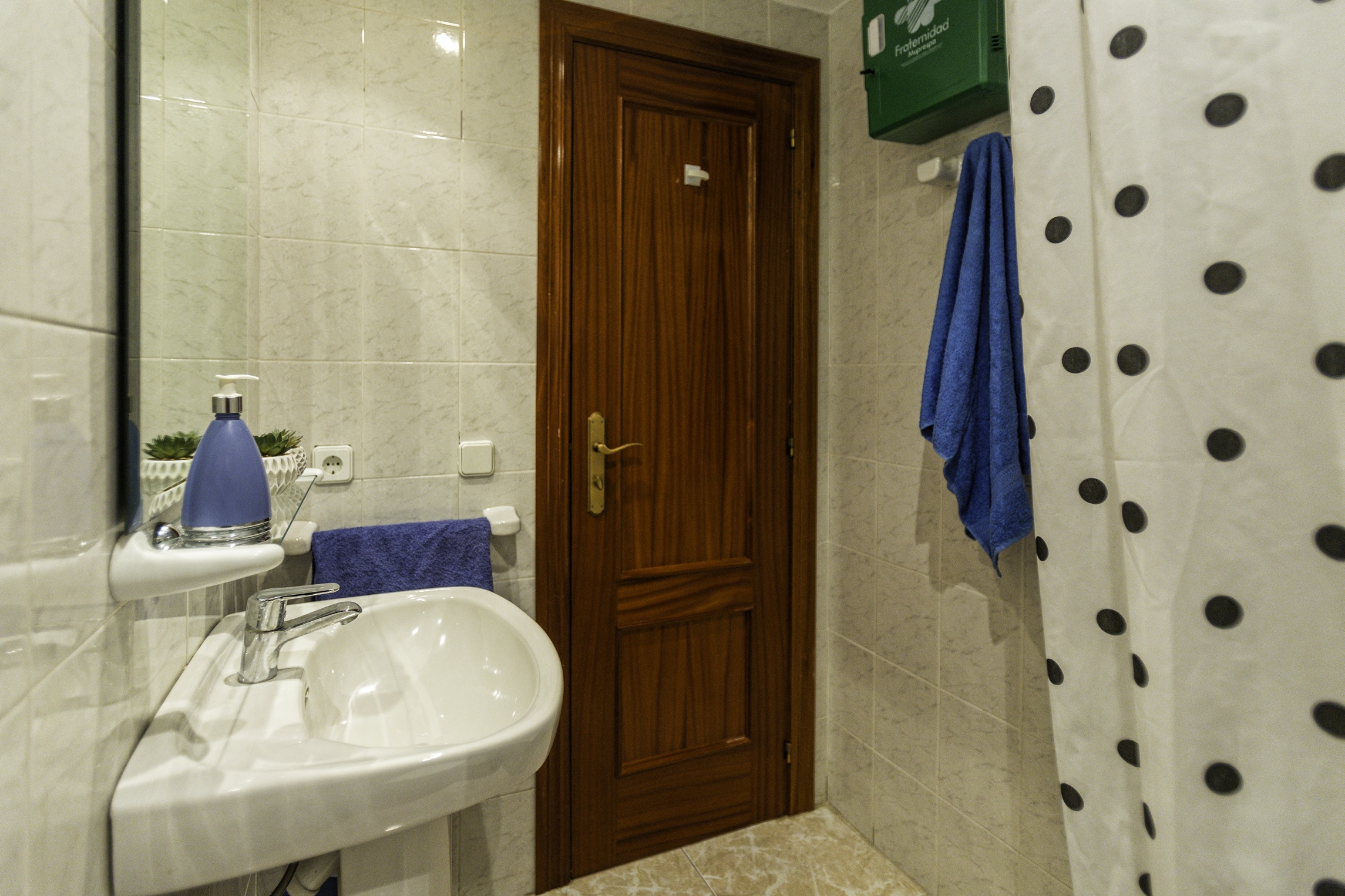Apartamento en Tropicana Park con piscina, ideal para familias. - Imagen 27
