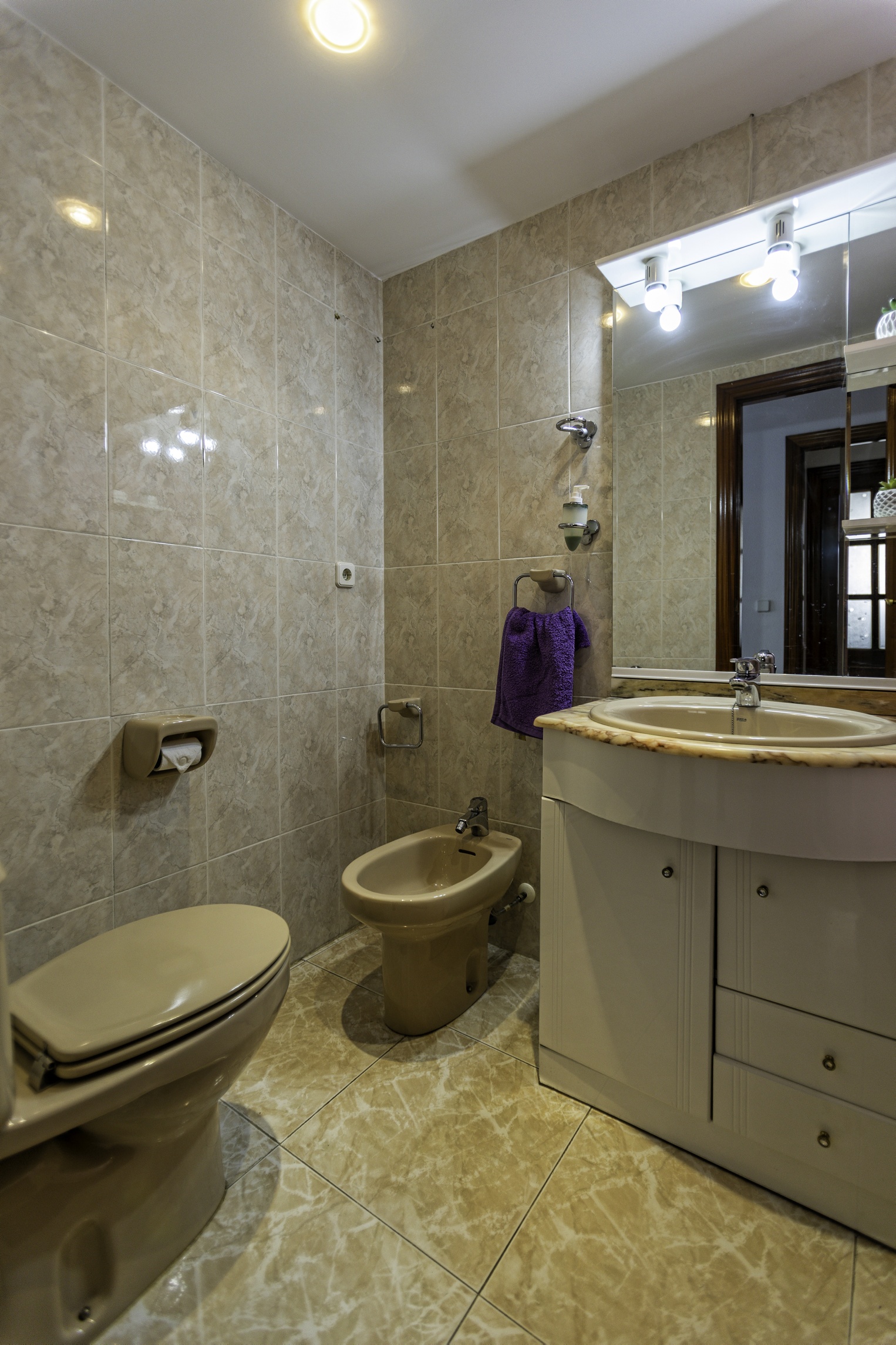Apartamento en Tropicana Park con piscina, ideal para familias. - Imagen 20