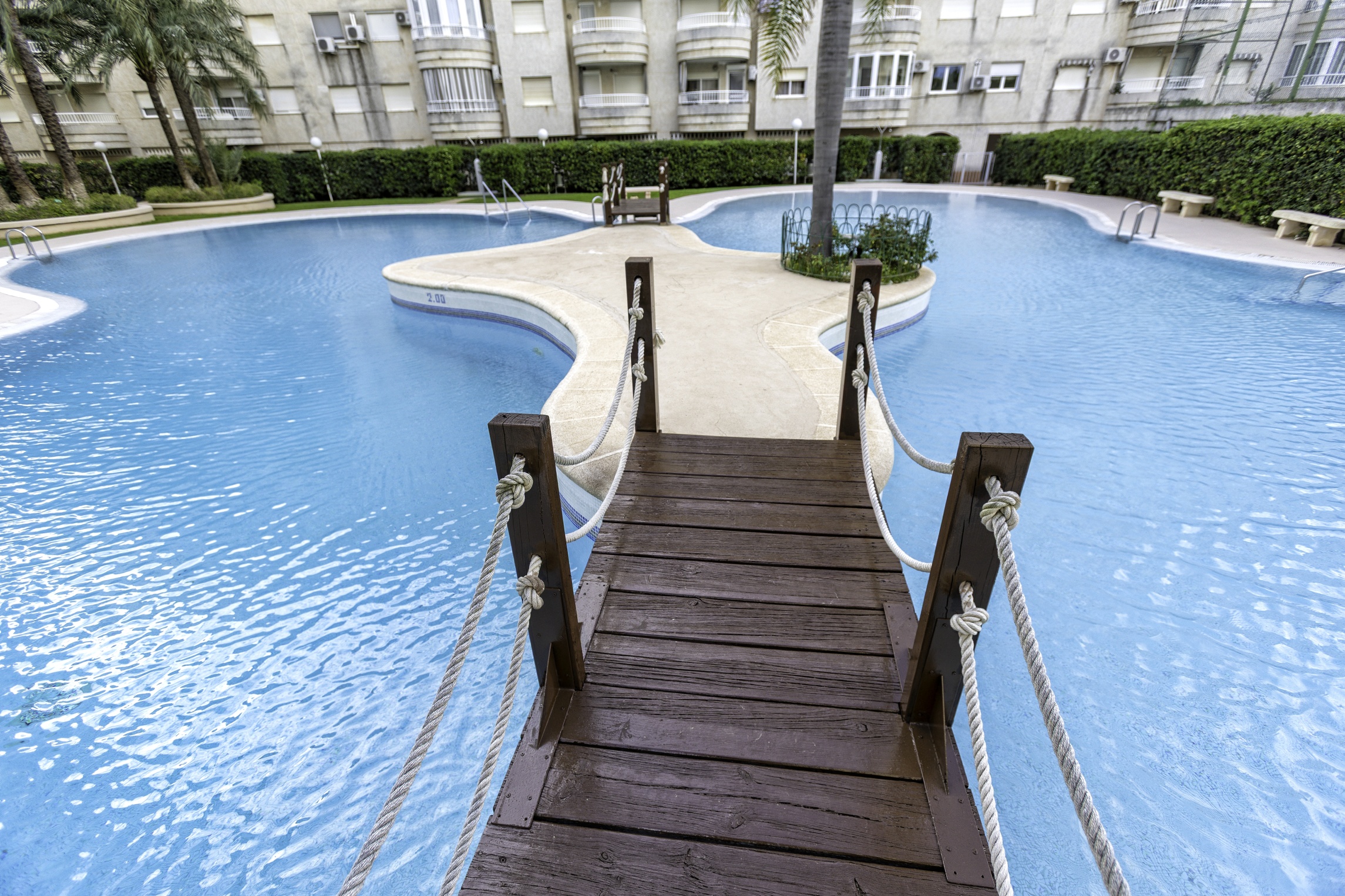 Apartamento en Tropicana Park con piscina, ideal para familias. - Imagen 6
