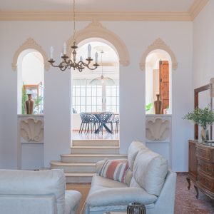 Villa Rosa: Chalet amplio con encanto y piscina, todo privado.