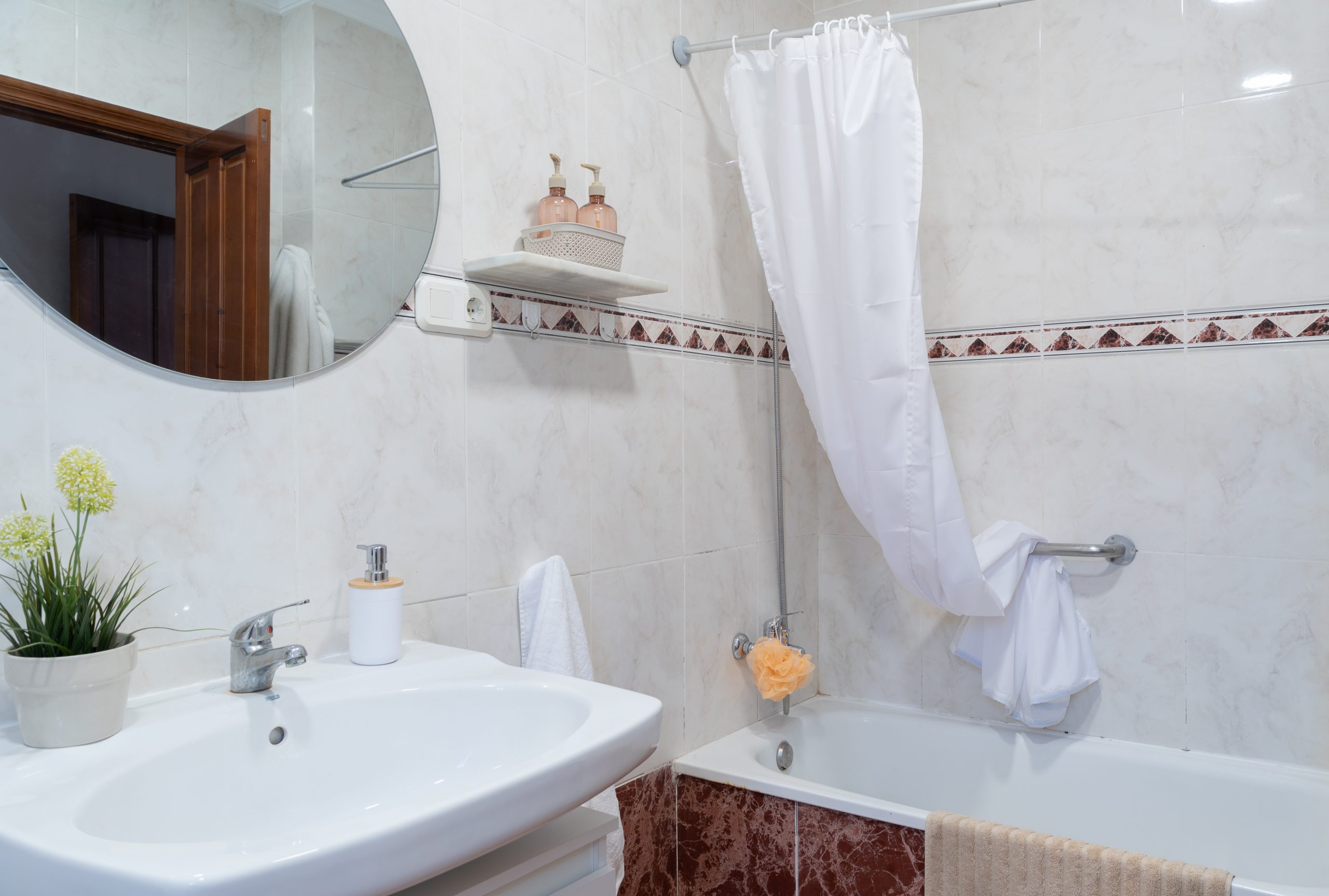 Villa Rosa: Chalet amplio con encanto y piscina, todo privado. - Imagen 47
