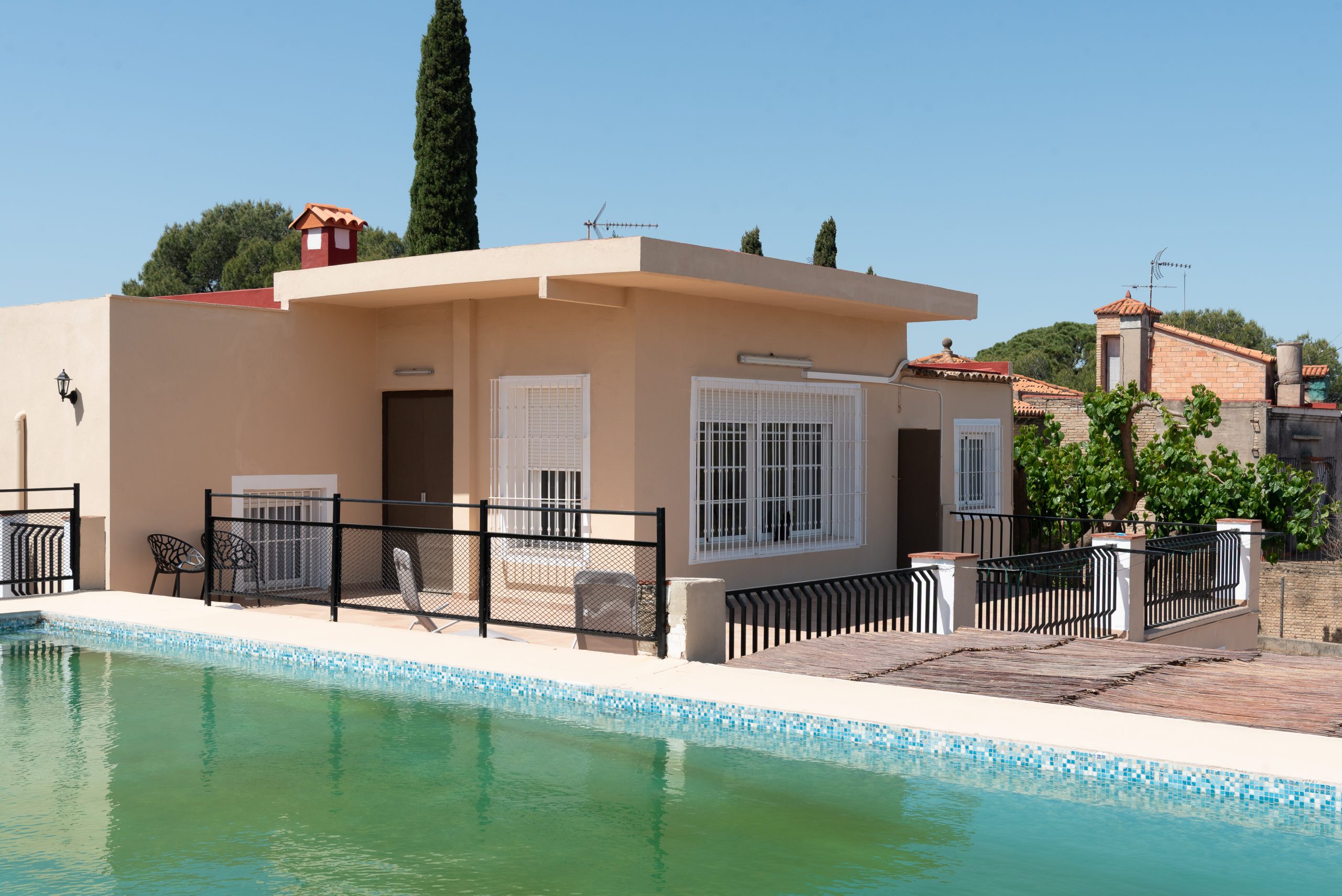 Villa Rosa: Chalet amplio con encanto y piscina, todo privado. - Imagen 28