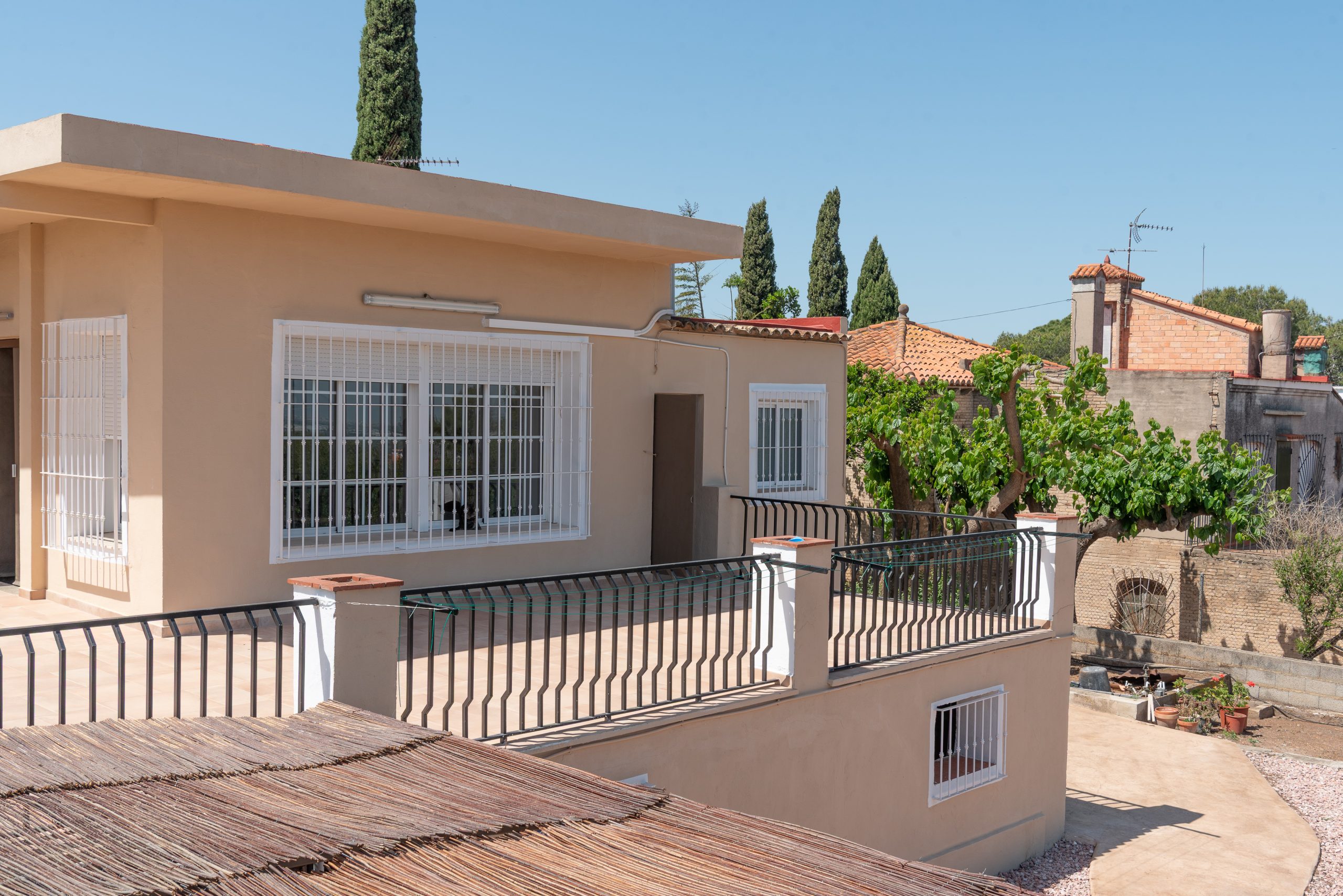 Villa Rosa: Chalet amplio con encanto y piscina, todo privado. - Imagen 27